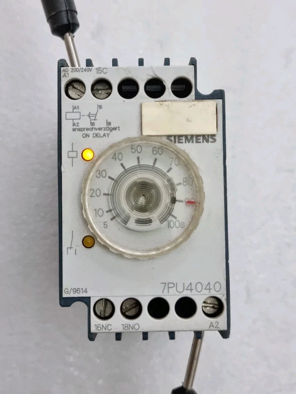 Siemens 7PU4040-3AN20 Timer On Delay 200/240V MADE IN GERMANY (USED)